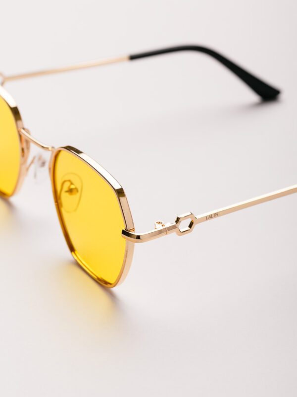 80-136-yellow-WYLIE